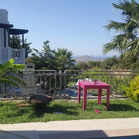 Villa Holiday Gardens *